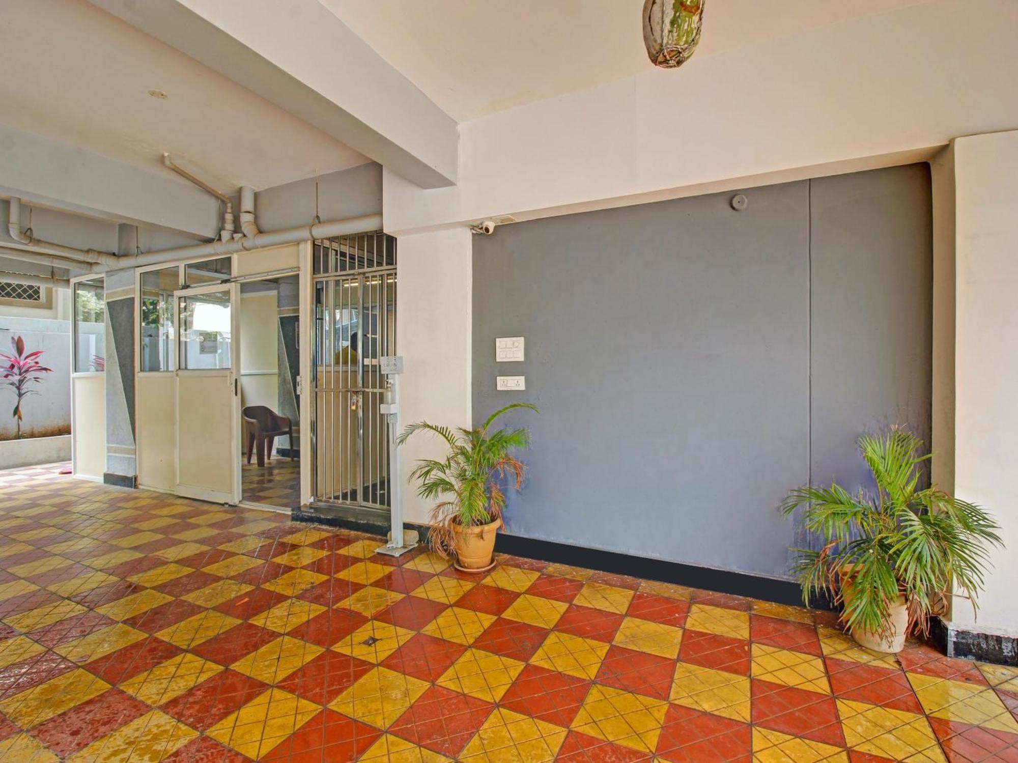Hotel O Svr Silver Key Lingampalli Exteriér fotografie