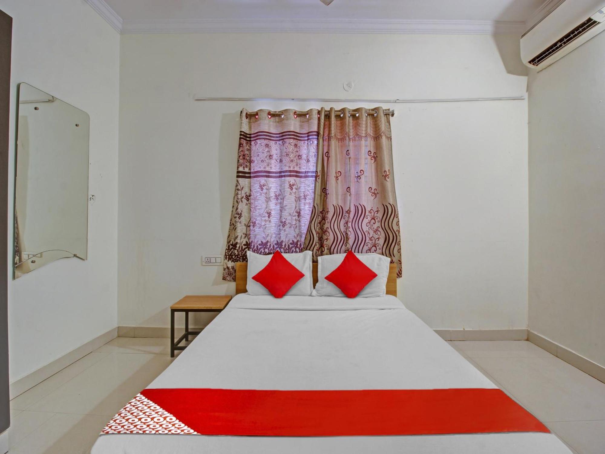 Hotel O Svr Silver Key Lingampalli Exteriér fotografie