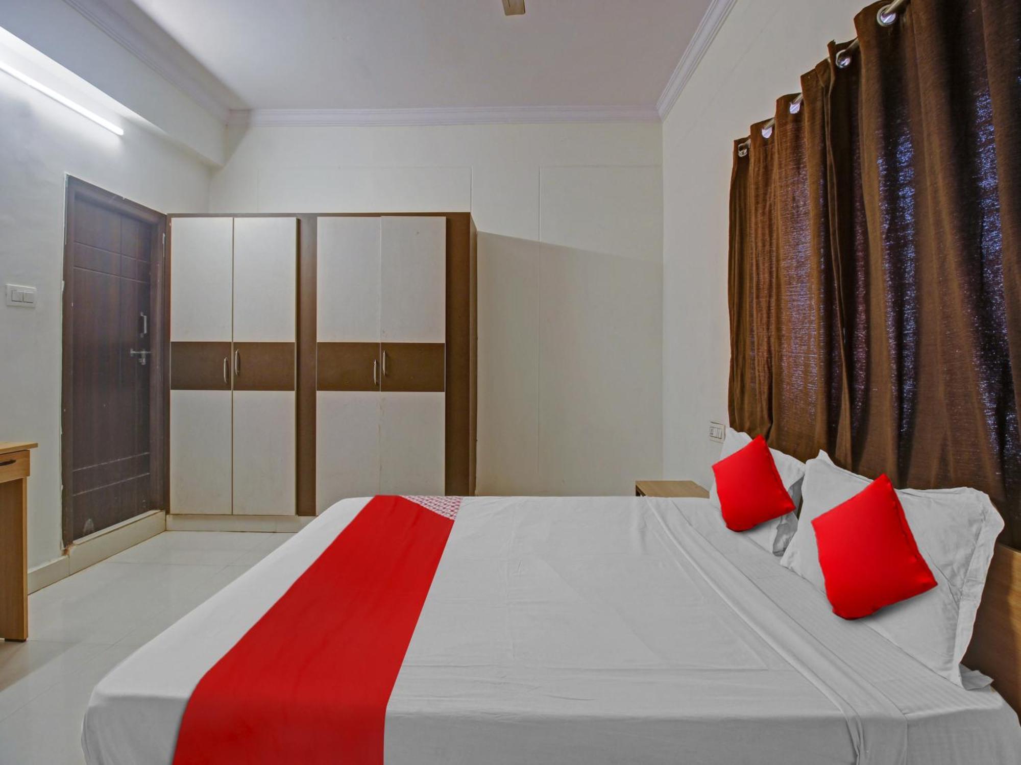 Hotel O Svr Silver Key Lingampalli Exteriér fotografie