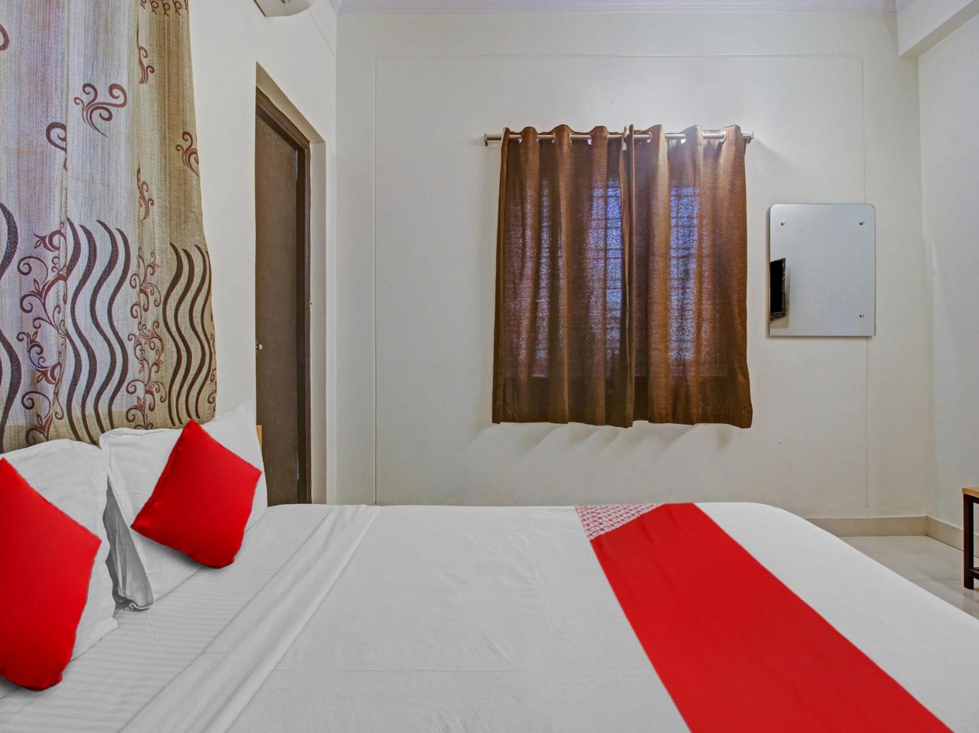 Hotel O Svr Silver Key Lingampalli Exteriér fotografie